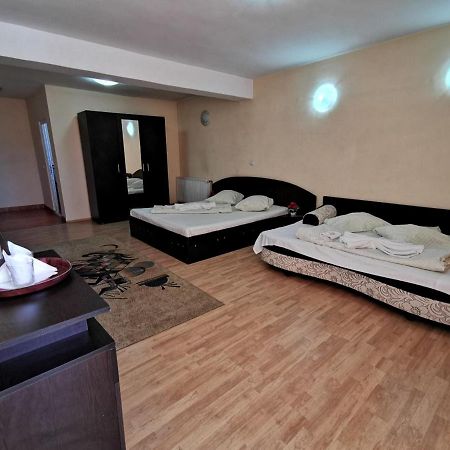 International Recola Motel Băneşti Exterior foto