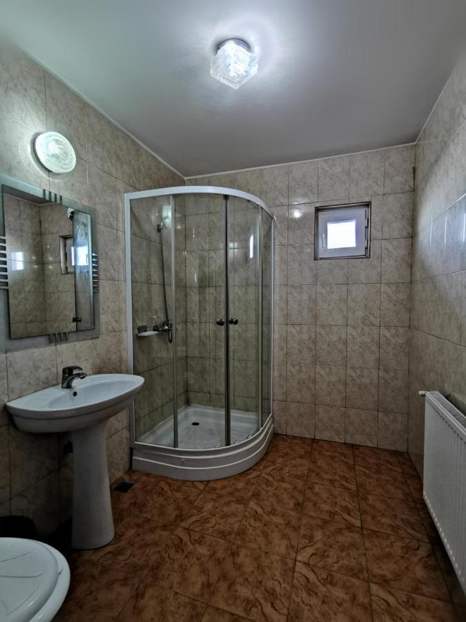 International Recola Motel Băneşti Exterior foto