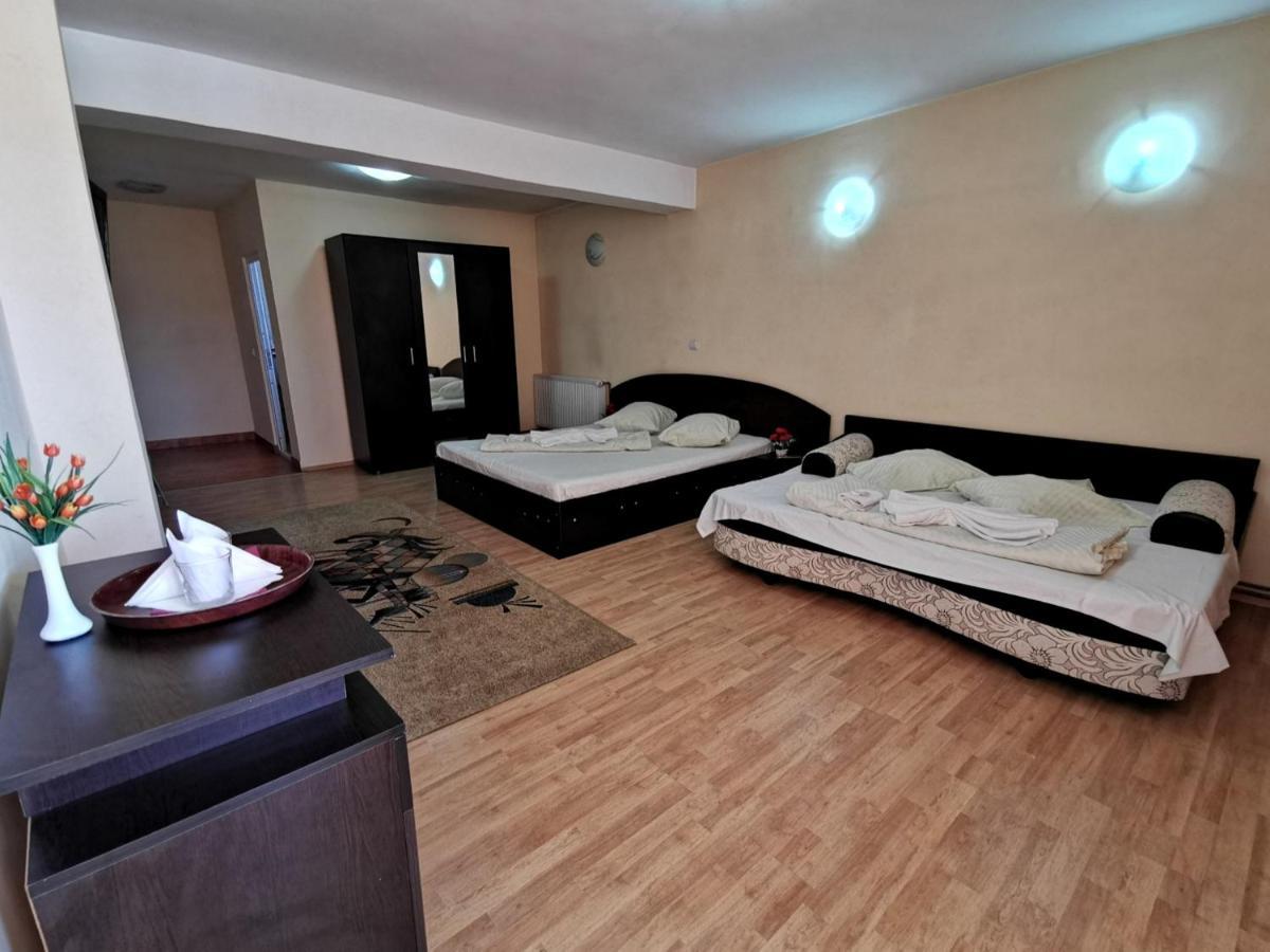 International Recola Motel Băneşti Exterior foto